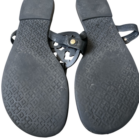 Tory Burch size 9 black leather flat sandals